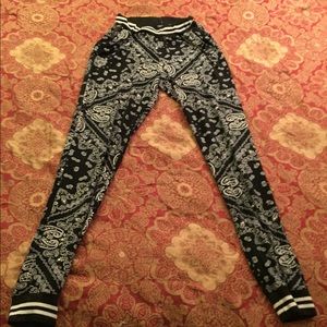 Bandanna joggers